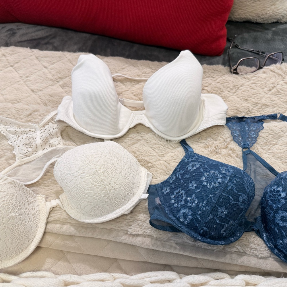 Victoria Secret Elegant Lace and Smooth Bra Set 36B